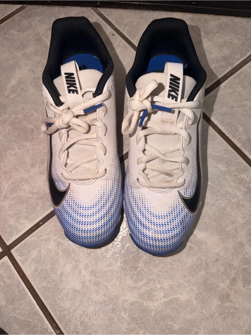 Nike kids Vapor Edge Shark football cleats Size 5